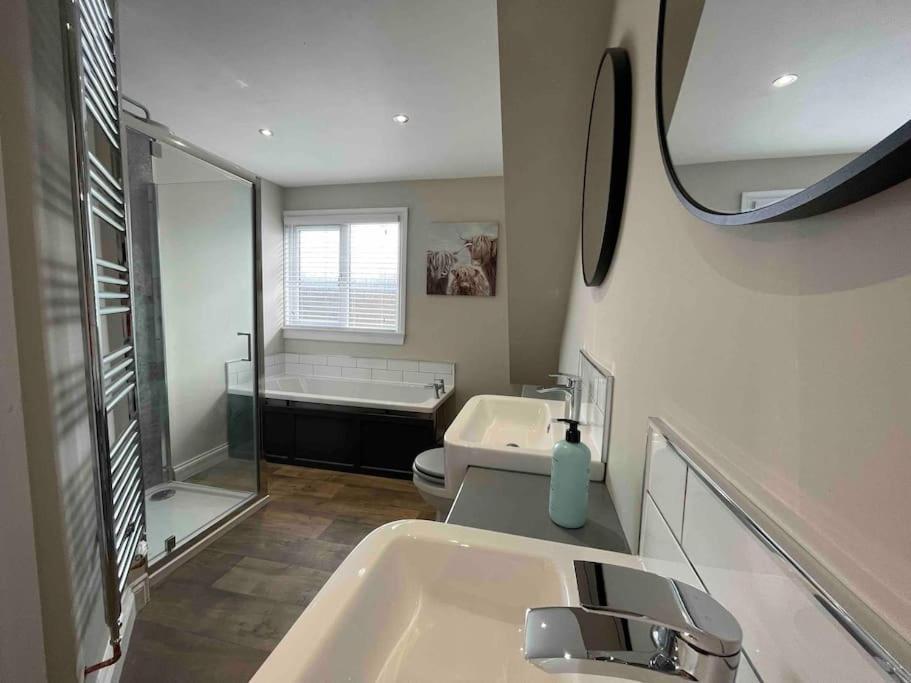 إينفيرنيس Wells Street Cottages No. 28 By The River Ness المظهر الخارجي الصورة